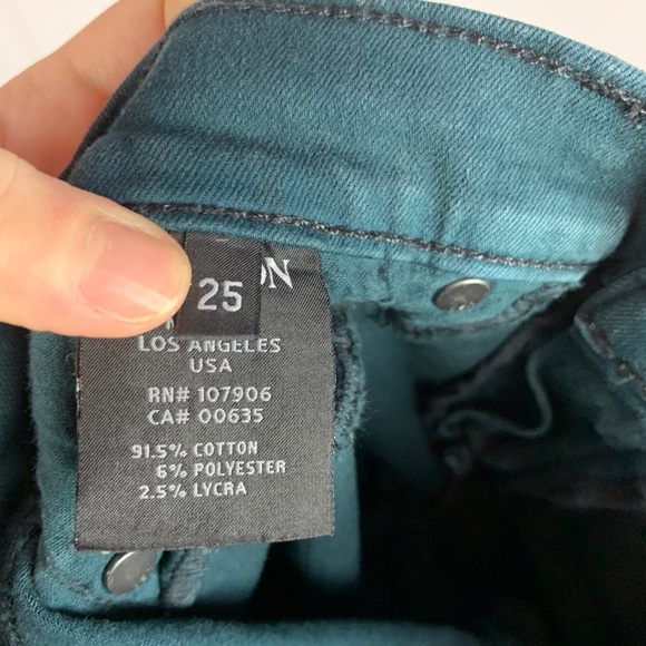 Hudson snake skin like jeans - Picture 3 of 7